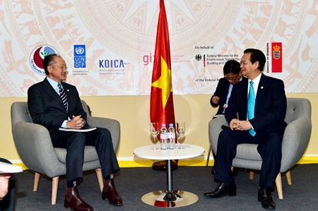 Thủ tướng Chính phủ Nguyễn Tấn Dũng tiếp Chủ tịch Ngân hàng Thế giới (WB) Jim Yong Kim.